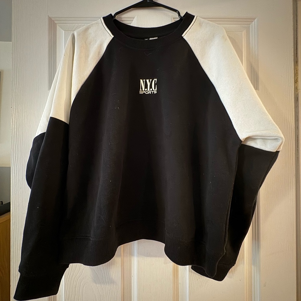 H&M sweatshirt size M